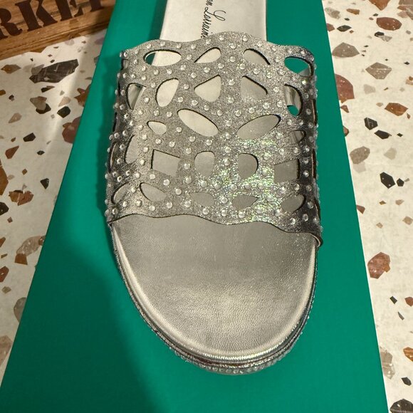Lauren Lorraine "Byanka" (M110), Women's Sandal, Silver, Size 11 - Picture 2 of 6